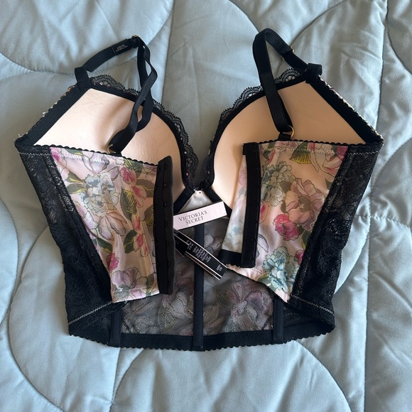 Victoria’s Secret Floral Lace Lingerie Set - Picture 4 of 7